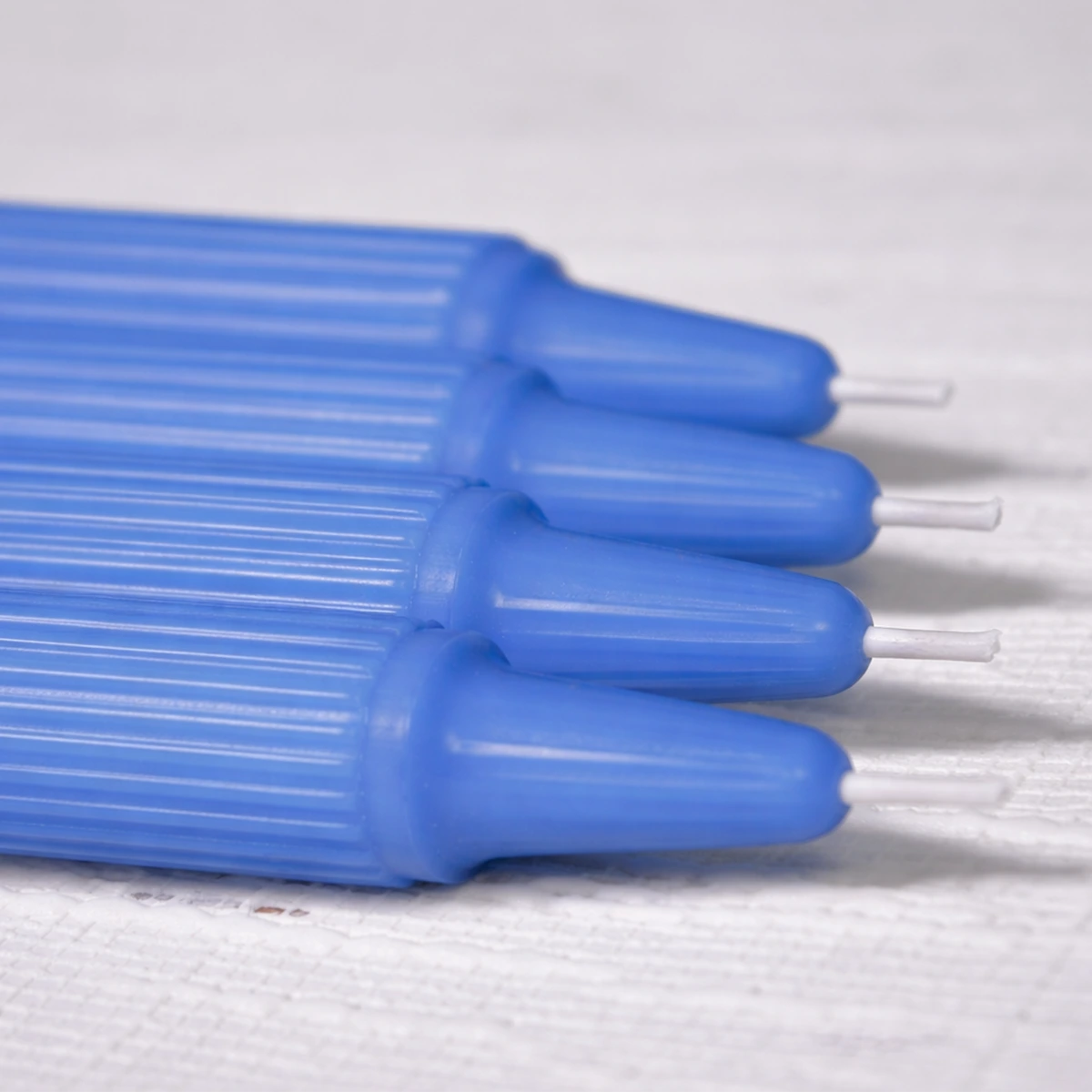 Crown-Forming Taper Candle Blue