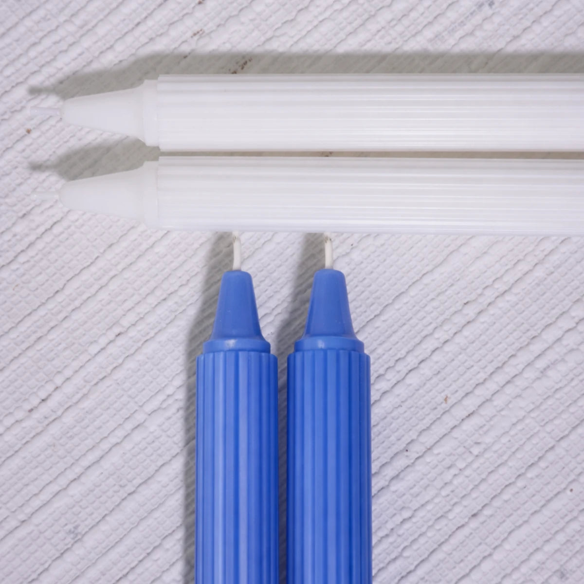 Crown-Forming Taper Candle Blue
