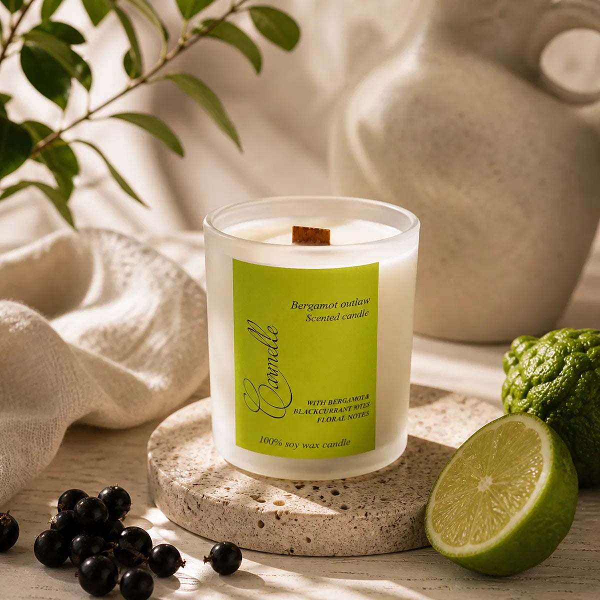 Natural soy wax candle with wooden wick  - Bergamot Outlaw