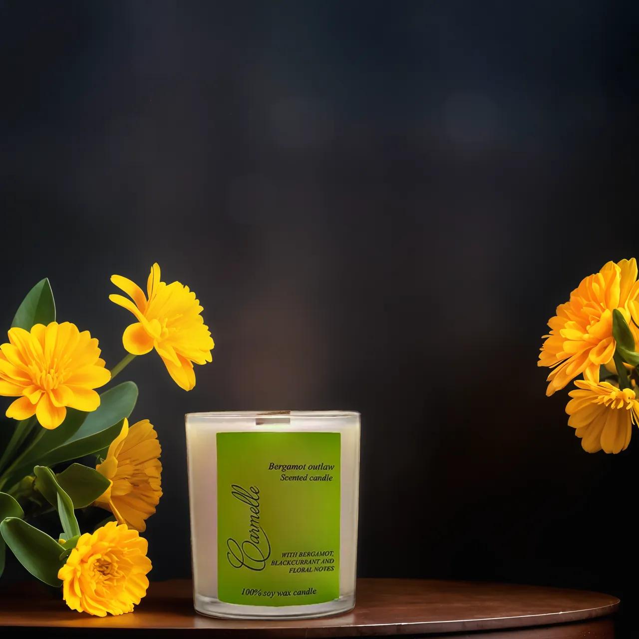 Natural soy wax scented wooden wick candle - Bergamot Outlaw